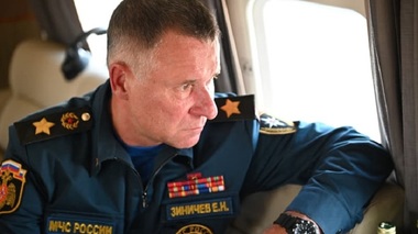 UPDATE: Ministrul rus al Situaţiilor de Urgenţă Evgheni Zinicev moare în timpul unui exerciţiu interministerial la Norilsk, încercând să-l salveze pe realizatorul şi scenaristul Aleksandr Melnik, de asemena mort în acest accident în Arctica