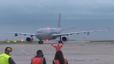 În total 49 de francezi şi familiile lor, evacuaţi de la Kabul, via Doha, către Paris, a doua evacuare după închiderea podului aerian occidental şi retragerea din Afganistan