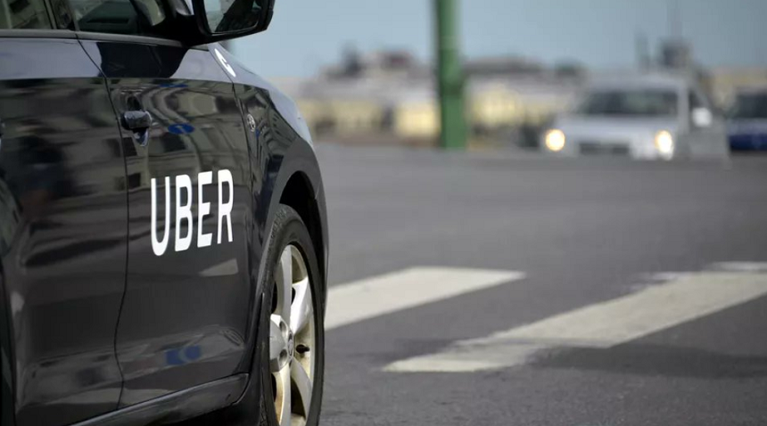 Uber France, condamnată la plata a peste 180.000 de euro prejudiciu moral către 910 şoferi de taxi