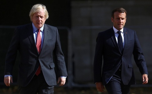 Johnson îi propune lui Macron o ”restabilire a cooperării” în urma crizei diplomatice a submarinelor australiene, francezul aşteaptă ”propuneri”