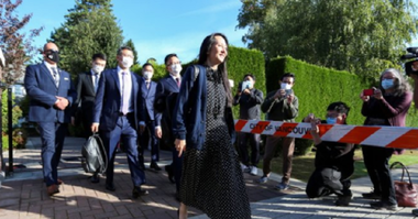 O judecătoare canadiană, Heather Holmes, o eliberează pe directoarea financiară a Huawei Meng Wanzhou şi închide procedura de extrădare către SUA