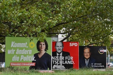 Germania dă pagina Merkel în cel mai indecis scrutin din istoria sa