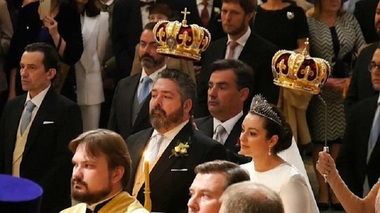 Marele duce Gheorghi Romanov, moştenitorul ultimului ţar al Rusiei, se căsătoreşte la Catedrala Sfântul Isac din Sankt Petersburg cu italanca Rebecca Bettarini, în prezenţa unor capete încoronate - VIDEO