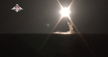 Rusia testează cu succes racheta de croazieră hipersonică de tip Zircon de la bordul submarinului nuclear Severodvinsk; racheta a vizat o ţintă de exerciţiu la Marea Barents