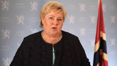 Guvernul de centru-dreapta norvegian demisionează şi deschide calea formării unui noi coaliţii guvernamentale de centru-stânga în urma alegerilor legislative din septembrie