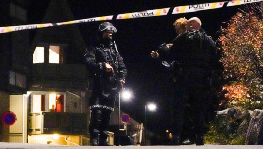 Atacul cu arcul de la Kongsberg, soldat cu cinci morţi şi doi răniţi, inclusiv un poliţist, pare să fie un act terorist, anunţă serviciile de securitate norvegiene PST; suspectul, un danez în vârstă de 37 de ani, convertit recent la islam, cunoscut poliţiei în urma unei radicalizări