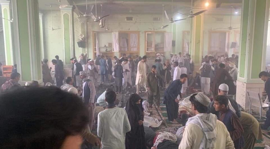 Cel puţin 32 de morţi şi zeci de răniţi în explozii la Moscheea şiită Fatemieh în Kandahar
