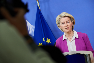 Uniunea Europeană a exportat peste un miliard de vaccinuri împotriva covid-19 începând din ianuarie, anunţă Ursula von der Leyen; 580 de milioane de doze de vaccin anticovid administrate în UE, unde peste 75% dintre adulţi au fost vaccinaţi