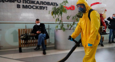 Moscova impune obligativitatea vaccinării anumitor angajaţi, plasarea în carantină a persoanelor în vârstă de peste 60 de ani şi munca de acasă a 30% din personalul întreprinderilor, primele măsuri anticovid din vară, după ”recorduri” de îmbolnăviri şi morţi a cincea zi de consectiv