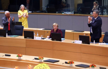 Angela Merkel, ovaţionată în picioare, la cel de-al 107-lea şi ultimul său summit european, de către şefii de stat şi de guverne din Uniunea Europeană - VIDEO