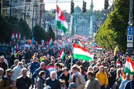 Budapesta: Zeci de mii de oameni au participat la un miting pro-Orban