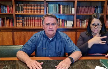 Facebook şterge un live în care Bolsonaro făcea o falsă legătură între vaccinul anticovid şi SIDA