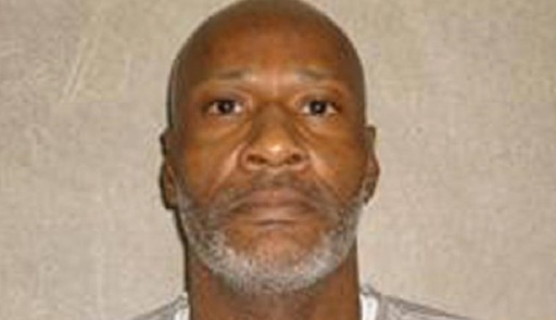 Un condamnat la moarte, John Grant, un afroamerican în vârstă de 60 de ani, vomează şi intră în convulsie în timpul execuţiei în statul american Oklahoma