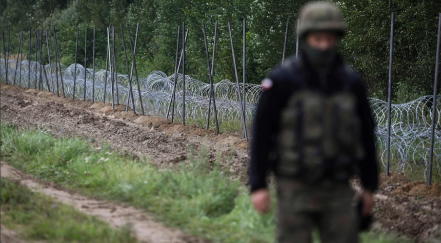 Construirea unui zid împotriva migranţilor la frontiera UE a Poloniei cu Belarusul, validată de Parlamentul polonez