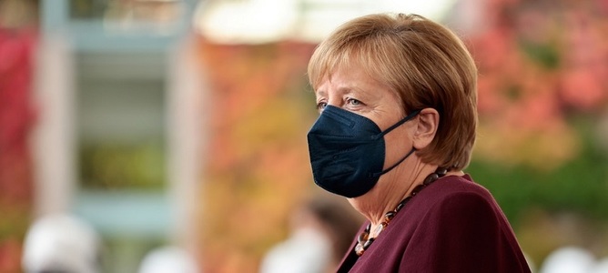 Merkel, ”foarte îngrijorată” de intensificarea epidemiei covid-19 în Germania, care înregistrează sâmbătă 21.543 de cazuri noi şi 90 de morţi dn cauza covid-19; incidenţa creşte de la 100 la 145,1 la 100.000 de locuitori într-o săptămână