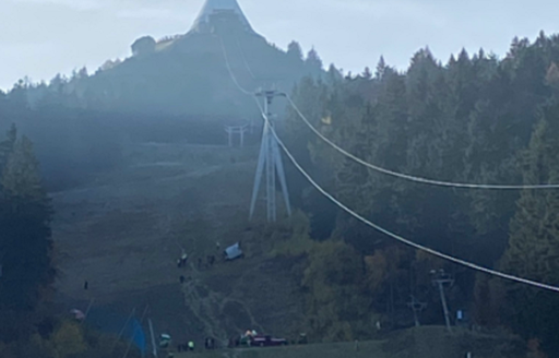 Un mort într-un accident de teleferic în nordul Cehiei, după ce o telecabină se desprinde de pe cablu şi cade