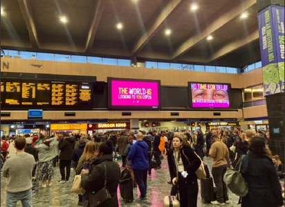 Delegaţi la COP26 blocaţi la Londra, după întreruperea traficului în Gara Euston, în urma căderii unui arbore peste o linie aeriană de contact / Jurnalistă de mediu: Infrastructura Regatului Unit nu e suficient de rezistentă la modificările climatice