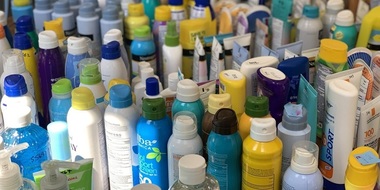 Benzen carcinogen, găsit în diverse deodorante