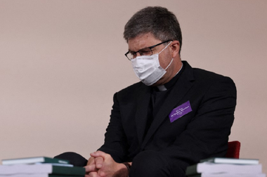 Conferinţa Episcopilor din Franţa recunoaşte o ”responsabilitate instituţională” a Bisericii Catolice în agresiuni sexuale vizând minori
