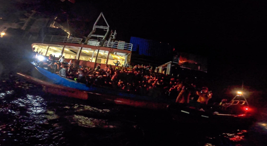 O navă umanitară germană, Sea-Eye 4, cu 800 de migranţi la bord, cere să debarcheze în Italia