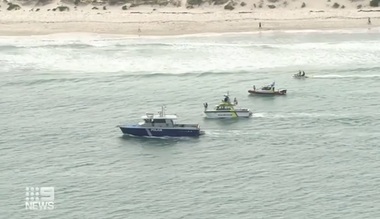 Australia - Un bărbat dat dispărut după un atac al rechinilor