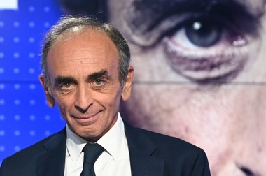 Sondaj de opinie: Eric Zemmour se va califica în turul al doilea al alegerilor prezidenţiale franceze, alături de preşedintele Macron