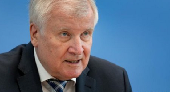 Germania îndeamnă UE să oprească fluxul de migranţi dinspre Belarus; UE urmează să examineze sancţionarea unor ”companii aeriene din ţări terţe” care aduc migranţi în Belarus, anunţă Ursula von der Leyen