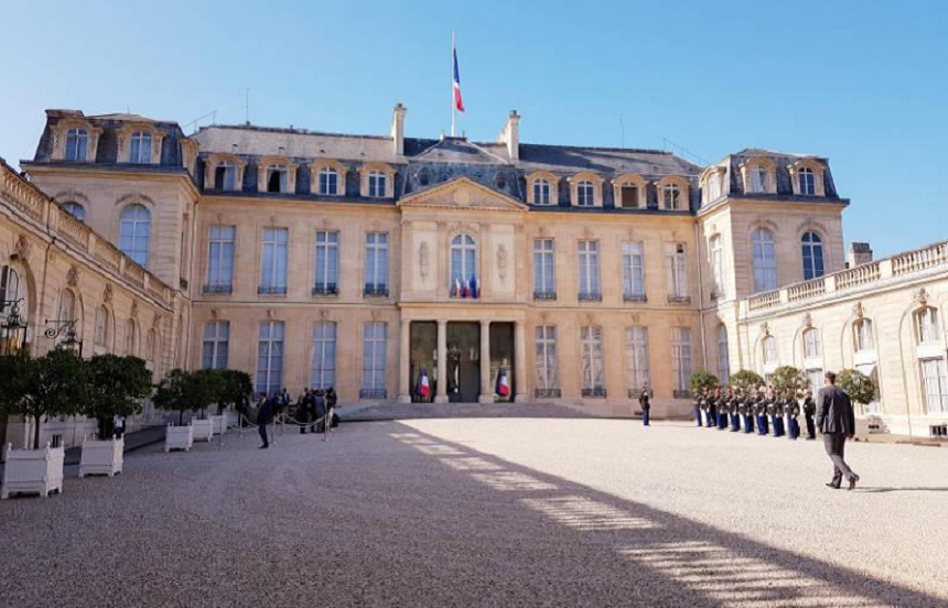 Anchetă judiciară cu privire la viol la Palatul Élysée, în urma unor acuzaţii formulate de către o femeie militar; bărbatul militar vizat, martor asistat
