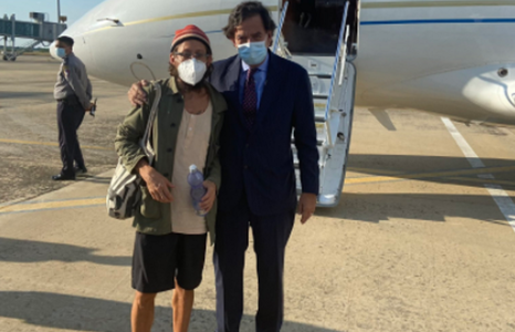Jurnalistul american Danny Fenster, graţiat de junta din Myanmar, urmează să se întoarcă în SUA via Qatar