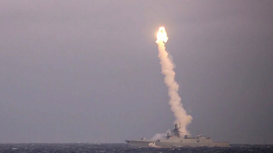 Moscova anunţă un nou tir reuşit de testare a unei rachete de croazieră hipersonică de tip Zircon