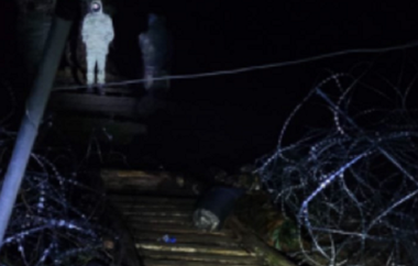 Peste 230 de migranţi încearcă să treacă, în forţă, frontiera din Belarus în Polonia, după ce distrug o porţiune a unui gard de sârmă ghimpată; cinci migranţi, spitalizaţi
