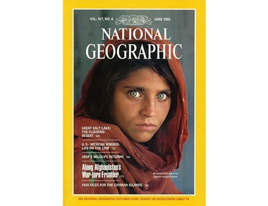 Sharbat Gula, cunoscută ca „fata afgană cu ochi verzi” de pe coperta National Geographic, a ajuns în Italia
