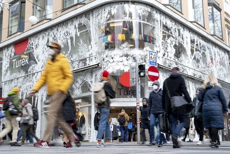 Mii de persoane au ieşit pe străzi în Austria pentru a protesta faţă de introducerea vacinării obligatorii anti-Covid