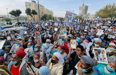 Israelul dă undă verde imigraţiei ”imediate” a 3.000 de etiopieni evrei