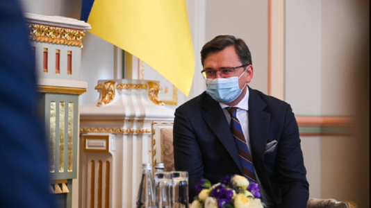 Ucraina refuză să se angajeze să renunţe la aderarea la NATO şi orice ”garanţii” cerute de Lavrov lui Blinken, în vederea unei scăderi a tensiunilor ruso-ucrainene, avertizeză la o reuniune OSCE, la Stockholm, Dmitro Kuleba