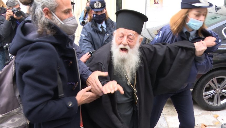 Incident la vizita Papei Francisc la Atena: Un preot ortodox l-a făcut “eretic” pe Suveranul Pontif - VIDEO