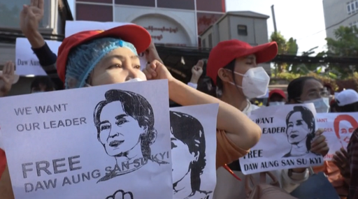 Myanmar - Protestatari decedaţi, după ce forţele de securitate au intrat cu o maşină în mulţime