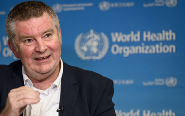 ”Nu există niciun motiv de îndoială cu privire la faptul că vaccinurile existente protejează” împotriva variantei omicron a SARS-CoV-2, apreciază însărcinatul cu Urgenţe la OMS Michael Ryan