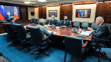 ANALIZĂ: Biden şi Putin rămân pe poziţii, în pofida unui summit virtual care nu conduce la vreun progres în problema ucraineană