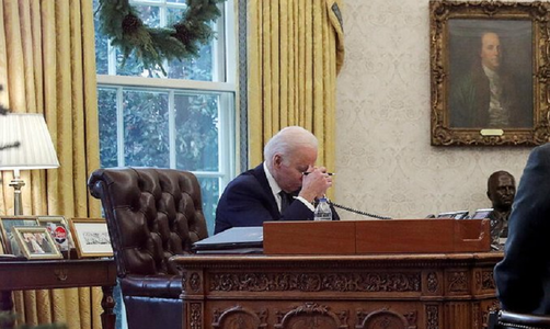 Biden îi dă asigurări lui Zelenski împotriva ameninţării unei ofensive militare ruse; Washingtonul respinge informaţii de presă potrivit cărora ar exercita presiuni asupra Kievului să cedeze o parte a controlului asupra unor teritorii din estul Ucranei