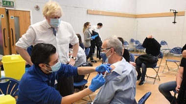 Regatul Unit, prima ţară din lume care înregistrează un deces din cauza variantei omicron a SARS-CoV-2, anunţă Boris Johnson