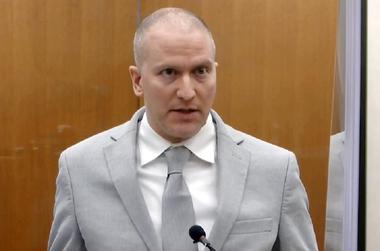 Ucigaşul lui George Floyd, Derek Chauvin, renunţă să pledeze nevinovat în justiţia federală