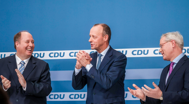 Adversarul dintotdeauna al Angelei Merkel Friedrich Merz preia conducerea unei Uniuni Creştin Democrate în criză, după deruta în alegerile legislative