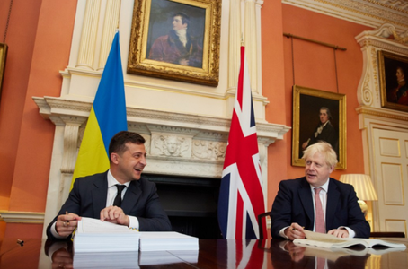Londra ”îşi va folosi toate puterile diplomatice şi economice” împotriva oricărei agresiuni ruse în Ucraina, îi dă asgurări Boris Johnson, la telefon, lui Volodimir Zelenski