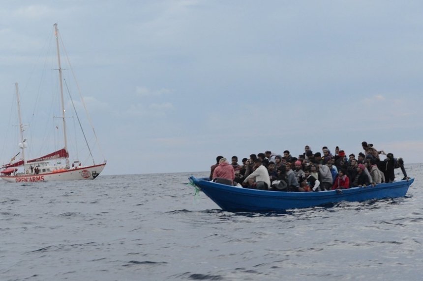 Un copil migrant de doar un an a traversat Marea Mediterană fără părinţi. “A traversat Mediterana înainte să înveţe să meargă. A înfruntat valurile singur”