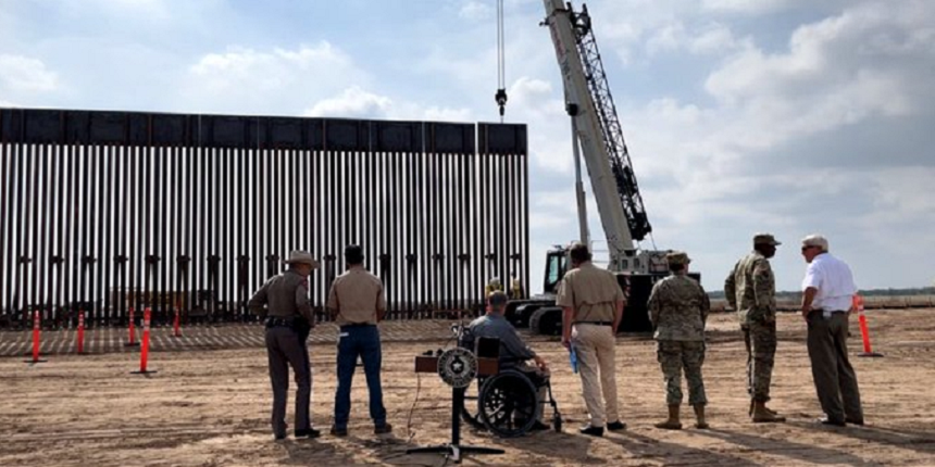 Texasul îşi construieşte propriul zid la frontiera cu Mexicul, ”o replică a zidului lui Trump”, ”acelaşi material, aceeaşi concepţie”