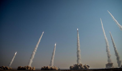 Iranul trage rachete balistice drept avertisment la adresa Israelului, în cadrul exerciţiilor militare ”Marele Profet”; Londra denunţă o încălcare a Rezoluţiei 2231 a Consiliului de Securitate al ONU
