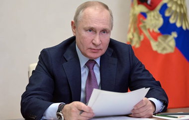 Putin sărbătoreşte în Ajunul Crăciunului un prim tir al unei ”salve” de rachete hipersonice de tip Zircon