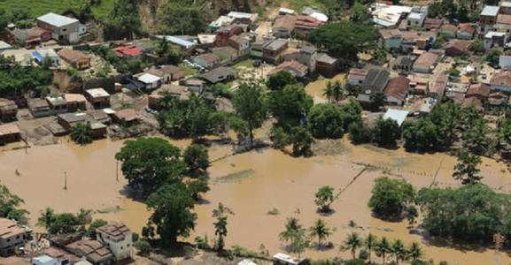 Peste 11.000 de persoane evacuate în nord-estul Braziliei, în urma unor inundaţii în statul Bahia