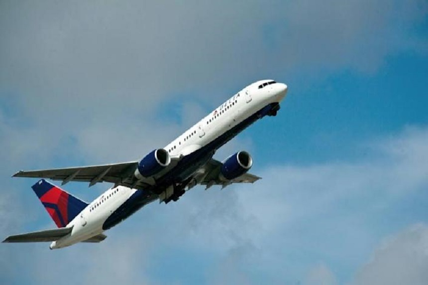 Un avion aparţinând companiei americane aeriene Delta Airlines către China s-a întors din drum din cauza noilor restricţii anticovid